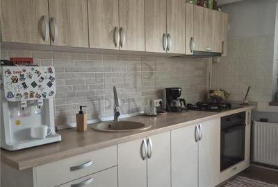 Apartament cu 2 camere decomandat în Soarelui