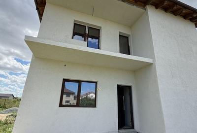 Casă cu 4 camere cu Teren 335 Mp în Central