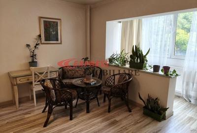 Garsonieră decomandată în Decebal