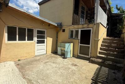 Casă cu 3 camere în Central