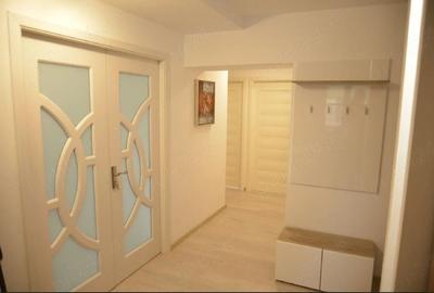 Apartament cu 3 camere decomandat, mobilat în 13 Septembrie - 1