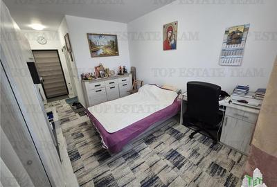 Garsonieră decomandată, mobilată în Roșu - 2