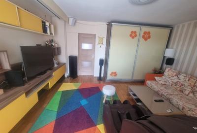Apartament cu 2 camere decomandat, mobilat în Energia