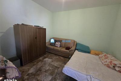 Casă cu 7 camere cu Teren 1250 Mp în Mândra