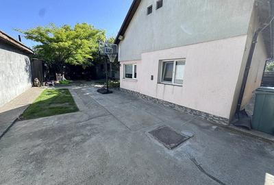 Casă cu Teren 984 Mp în Central