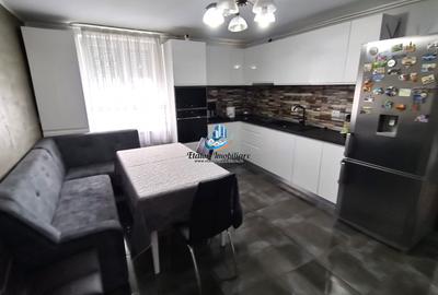 Apartament cu 3 camere decomandat în Precista