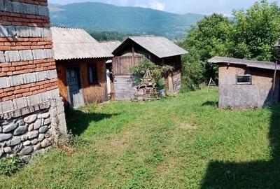 Casă cu 2 camere în Corbeni