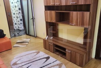 Apartament cu 2 camere decomandat, mobilat în Micro 6