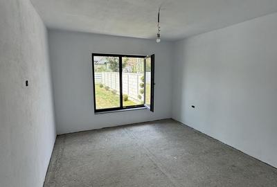 Casă cu 4 camere cu Teren 720 Mp în Central