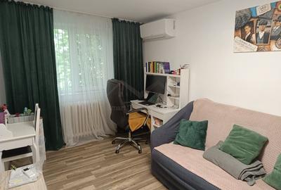Apartament cu 2 camere semidecomandat în Podu Roș - 1