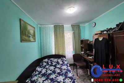 Apartament cu 3 camere semidecomandat în Babadag