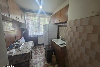 Apartament cu 2 camere decomandat în Tractorul - 3
