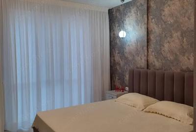 Apartament cu 2 camere decomandat în Tractorul