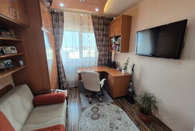 Apartament cu 4 camere semidecomandat, mobilat în Micălaca - 12