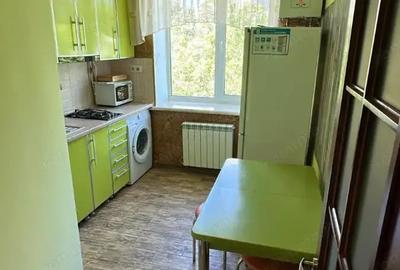 Garsonieră decomandată în Lipovei