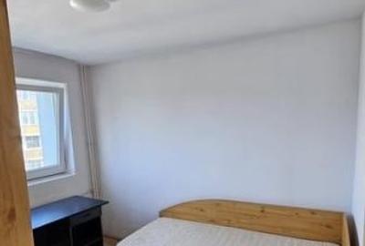 Apartament cu 3 camere decomandat, mobilat în Tineretului