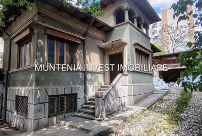 Casă cu 5 camere cu Teren 250 Mp în Central