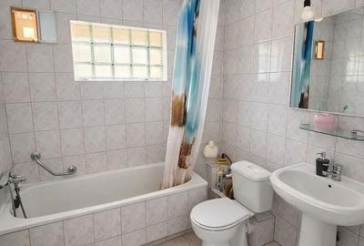 Casă cu 4 camere în Gheorgheni