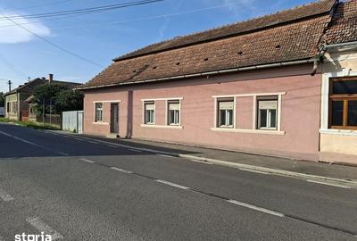 Casă cu 4 camere cu Teren 172 Mp în Iara - 1