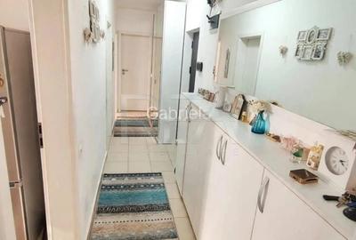 Apartament cu 3 camere decomandat în Apărătorii Patriei