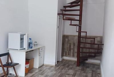 Spațiu comercial, de 40 mp, în Central - 4