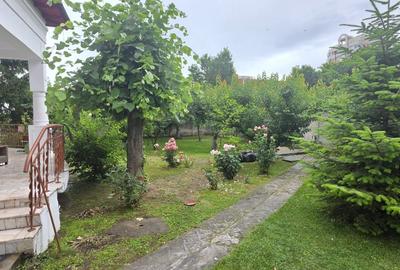 Casă cu 4 camere cu Teren 500 Mp în Far