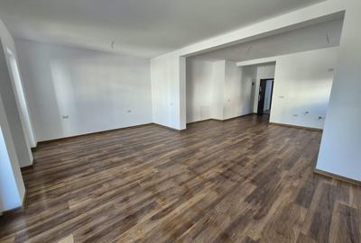Garsonieră decomandată în Noua