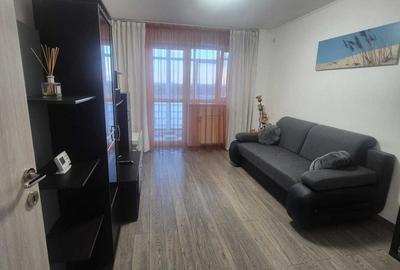 Apartament cu 2 camere decomandat în Vitan