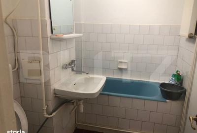 Apartament cu 2 camere decomandat în Micro 17