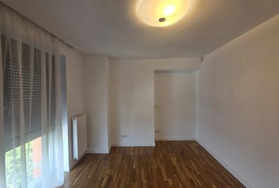 Apartament cu 3 camere decomandat, mobilat în Băneasa - 9
