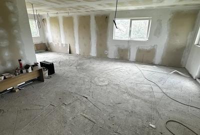 Casă cu Teren 3000 Mp în Central