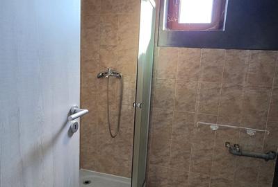 Casă cu 6 camere cu Garaj în DN 1 - 13