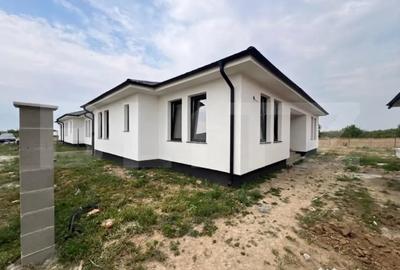 Casă cu 4 camere cu Teren 460 Mp în Central