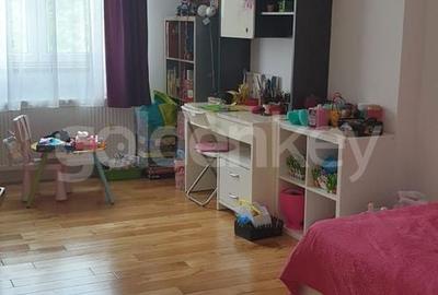 Casă cu 8 camere cu Teren 200 Mp în Central - 2