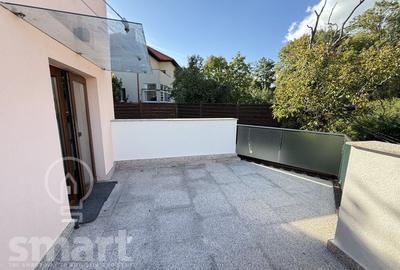 Duplex cu 12 camere cu Canalizare în Central - 11