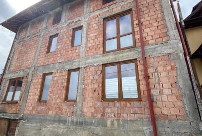 Casă individuală cu 8 camere cu Teren 401 Mp în Central - 3