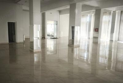 Spațiu comercial, de 425 mp, în Central