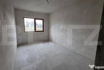 Casă cu 4 camere cu Teren 4000 Mp în Central