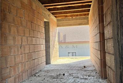 Casă cu 5 camere cu Teren 538 Mp în Central