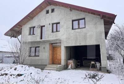 Casă cu 4 camere cu Teren 1000 Mp în Central - 3