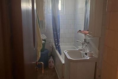 Apartament cu 3 camere semidecomandat în Craiovița Nouă - 4