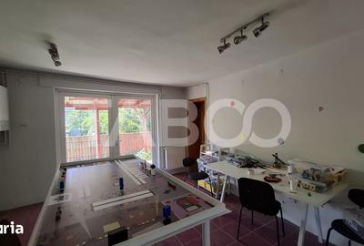 Casă cu 3 camere decomandat cu Teren 472 Mp în Central