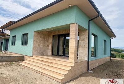 Casă individuală cu 4 camere cu Teren 500 Mp în Micești - 1