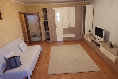 Garsonieră decomandată în Micro 17