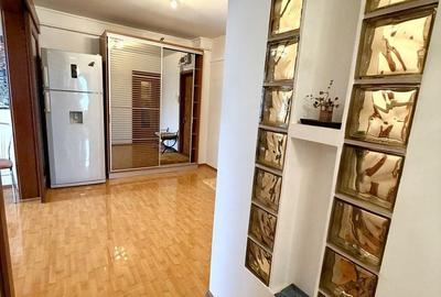 Apartament cu 3 camere decomandat în Ultracentral