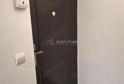 Apartament cu 3 camere semidecomandat în Micro III - 10