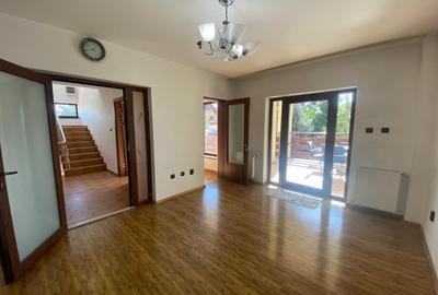 Vila Deosebita P+1+M pe Colt – 325mp Utili, Curte Amenajata 590mp | Fundeni - 11