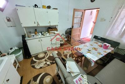 Casă cu 4 camere în Băicoi - 2