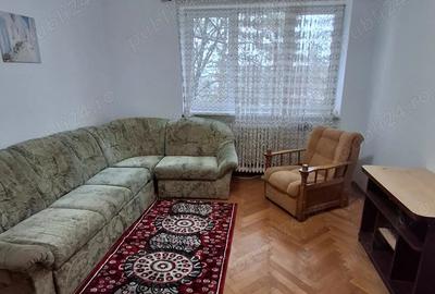 Inchiriez 3 camere Sd zona centrala - 1