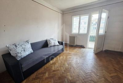 Apartament cu 3 camere decomandat în Vasile Aaron